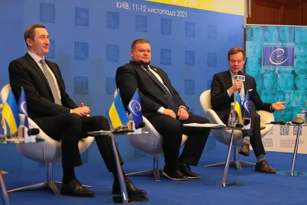 В Україні проходить VI ФОРУМ «Ефективне місцеве самоврядування як запорука демократичної та правової держави» VI ФОРУМ «Ефективне місцеве самоврядування як запорука демократичної та правової держави»