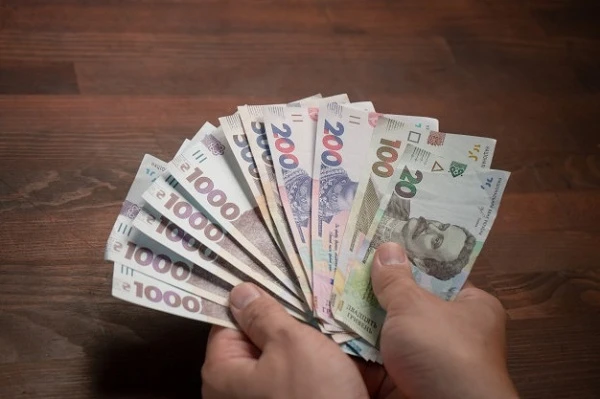 мінімальна зарплата та прожитковий мінімум у 2025 році